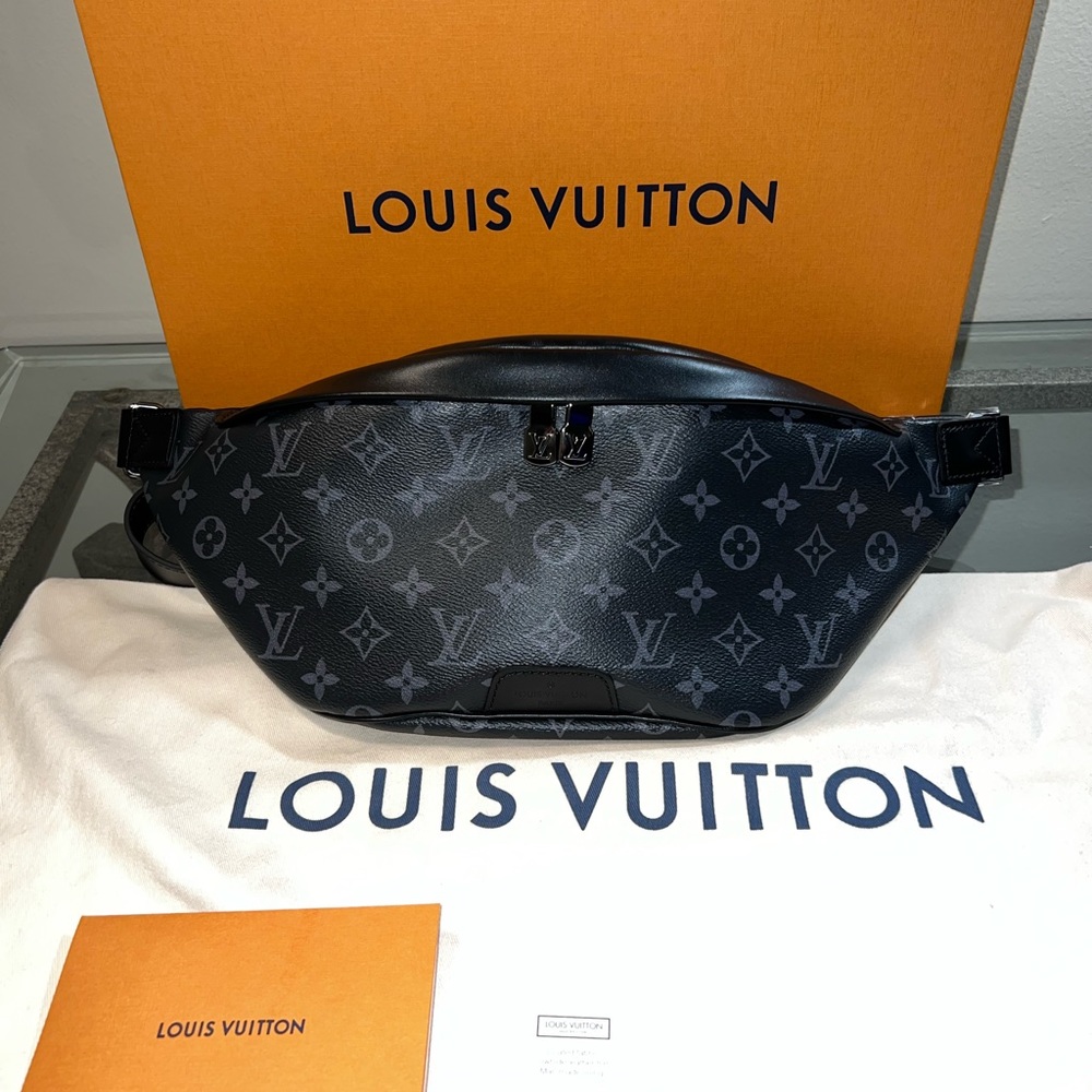 Authentic Louis Vuitton Discovery Monogram Eclipse Bumbag Belt Bag : M44336